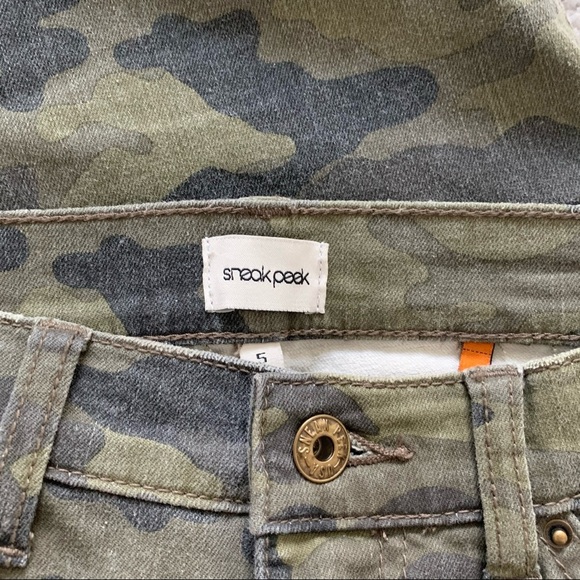 Sneak peek low rise camo Jeans - Picture 5 of 7